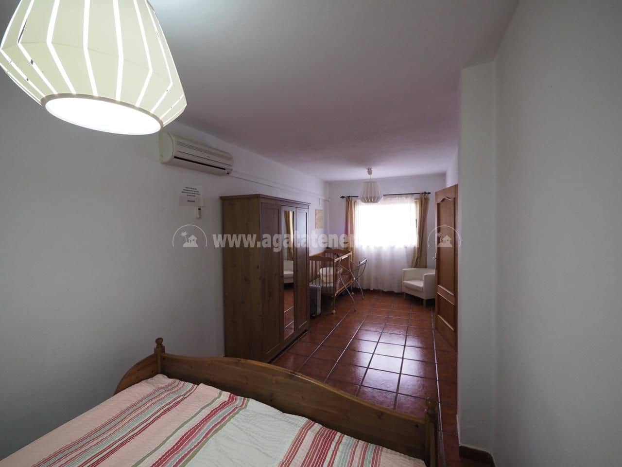 3 makuuhuone Maalaistalo myytävänä paikassa Adeje mukana uima-altaan 
autotalli - 1 000 000 € (Ref: 6484409)