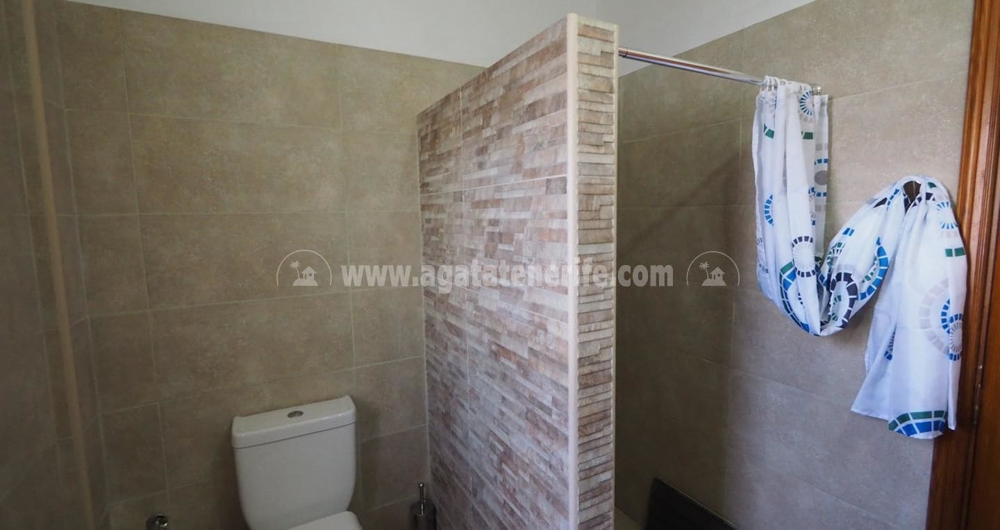 3 makuuhuone Maalaistalo myytävänä paikassa Adeje mukana uima-altaan 
autotalli - 1 000 000 € (Ref: 6484409)