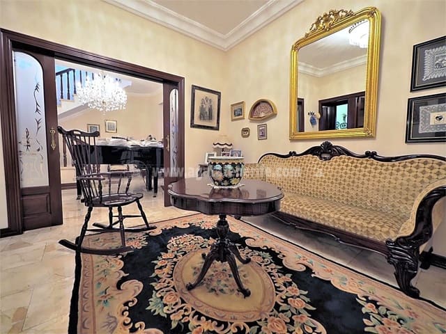 5 slaapkamer Villa te koop in Icod de los Vinos met garage - € 395.000 (Ref: 7049528)