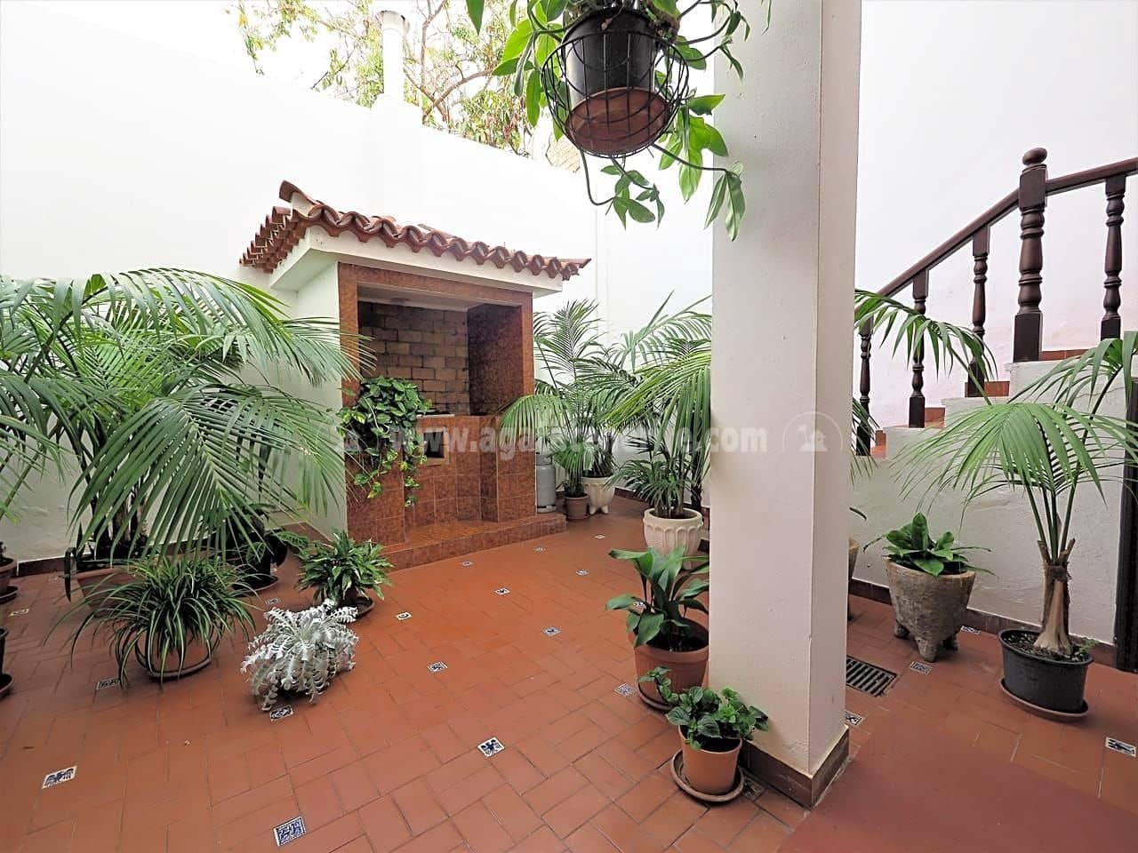 5 soveværelse Villa til salg i Icod de los Vinos med garage - € 395.000 (Ref: 7049528)