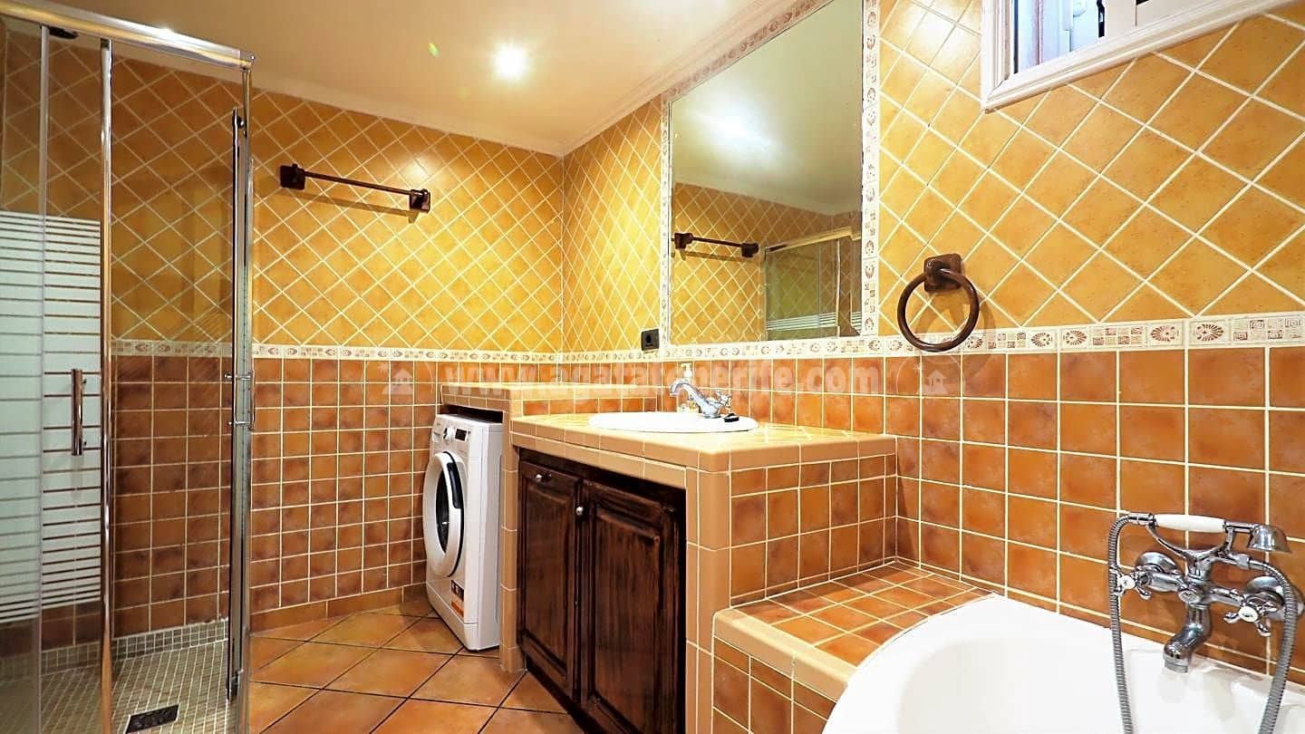 3 soveværelse Finca/Landehus til salg i Icod de los Vinos med swimmingpool garage - € 990.000 (Ref: 7596761)