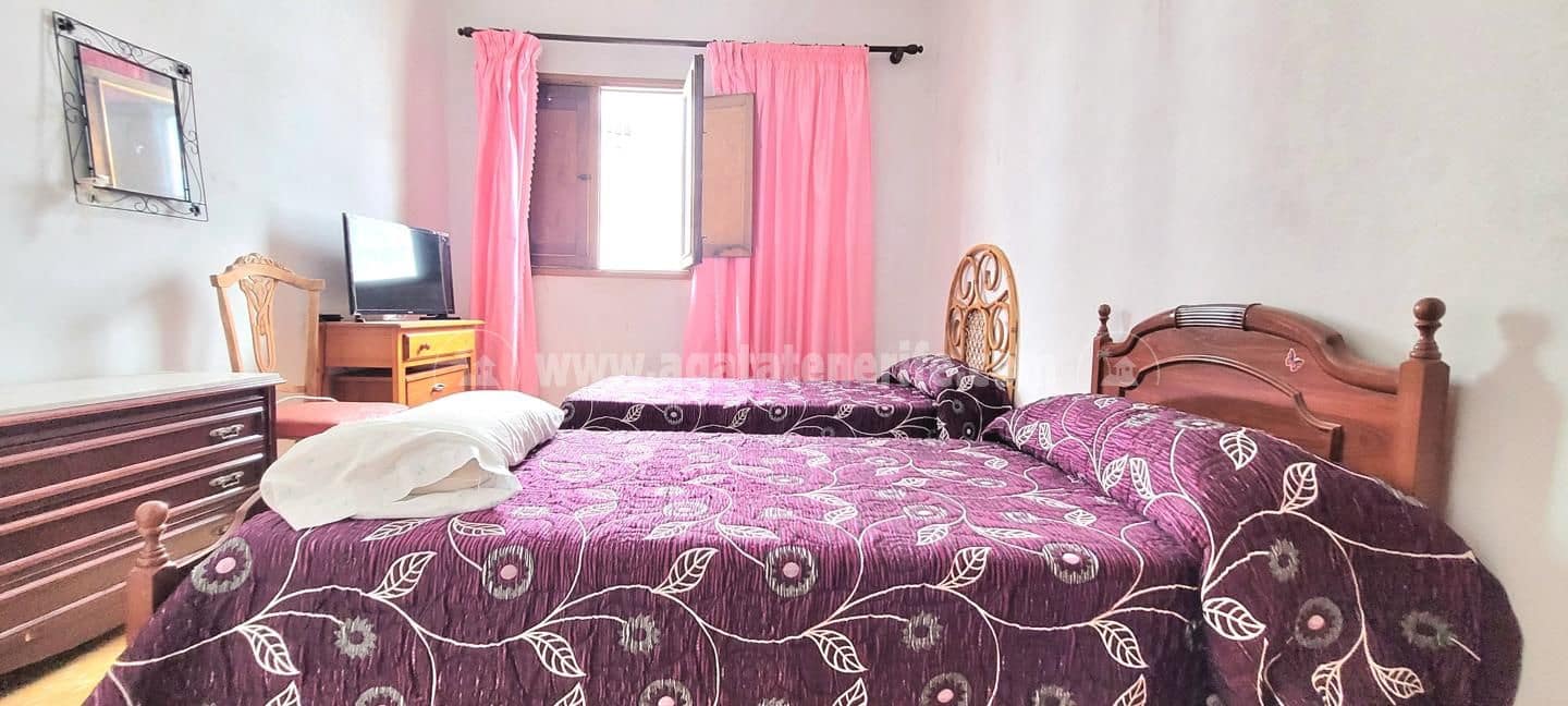 4 makuuhuone Huvila myytävänä paikassa Icod de los Vinos mukana 
autotalli - 330 000 € (Ref: 7804059)