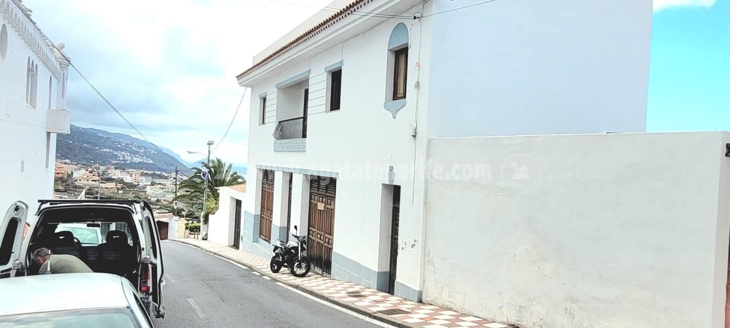 4 makuuhuone Huvila myytävänä paikassa Icod de los Vinos mukana 
autotalli - 330 000 € (Ref: 7804059)