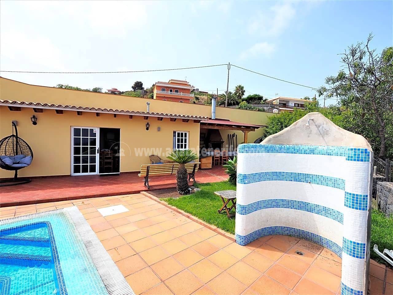 4 sypialnia Willa na sprzedaż w Icod de los Vinos z garażem - 750 000 € (Ref: 8010882)