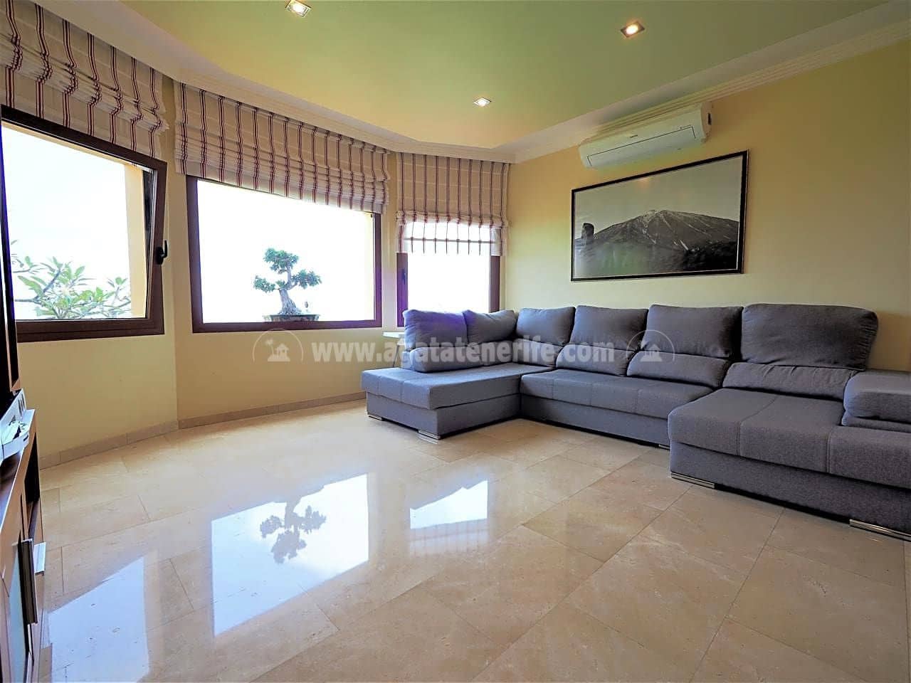 4 sypialnia Willa na sprzedaż w Icod de los Vinos z garażem - 750 000 € (Ref: 8010882)