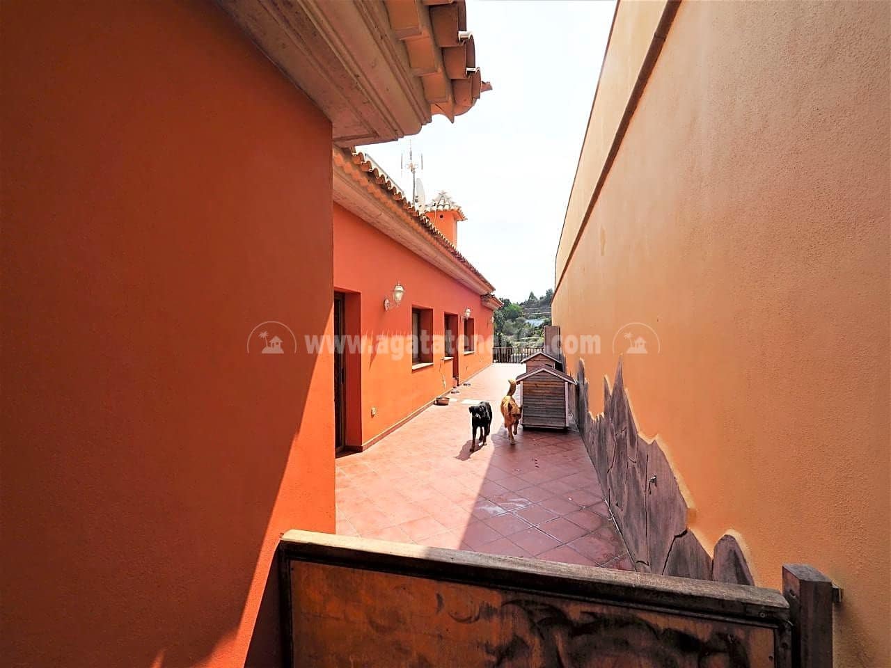 4 sypialnia Willa na sprzedaż w Icod de los Vinos z garażem - 750 000 € (Ref: 8010882)