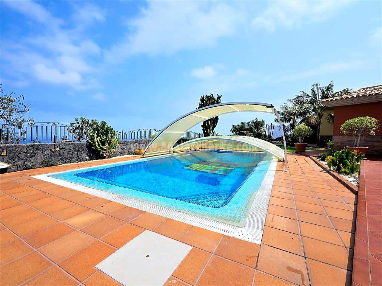 4 sypialnia Willa na sprzedaż w Icod de los Vinos z garażem - 750 000 € (Ref: 8010882)