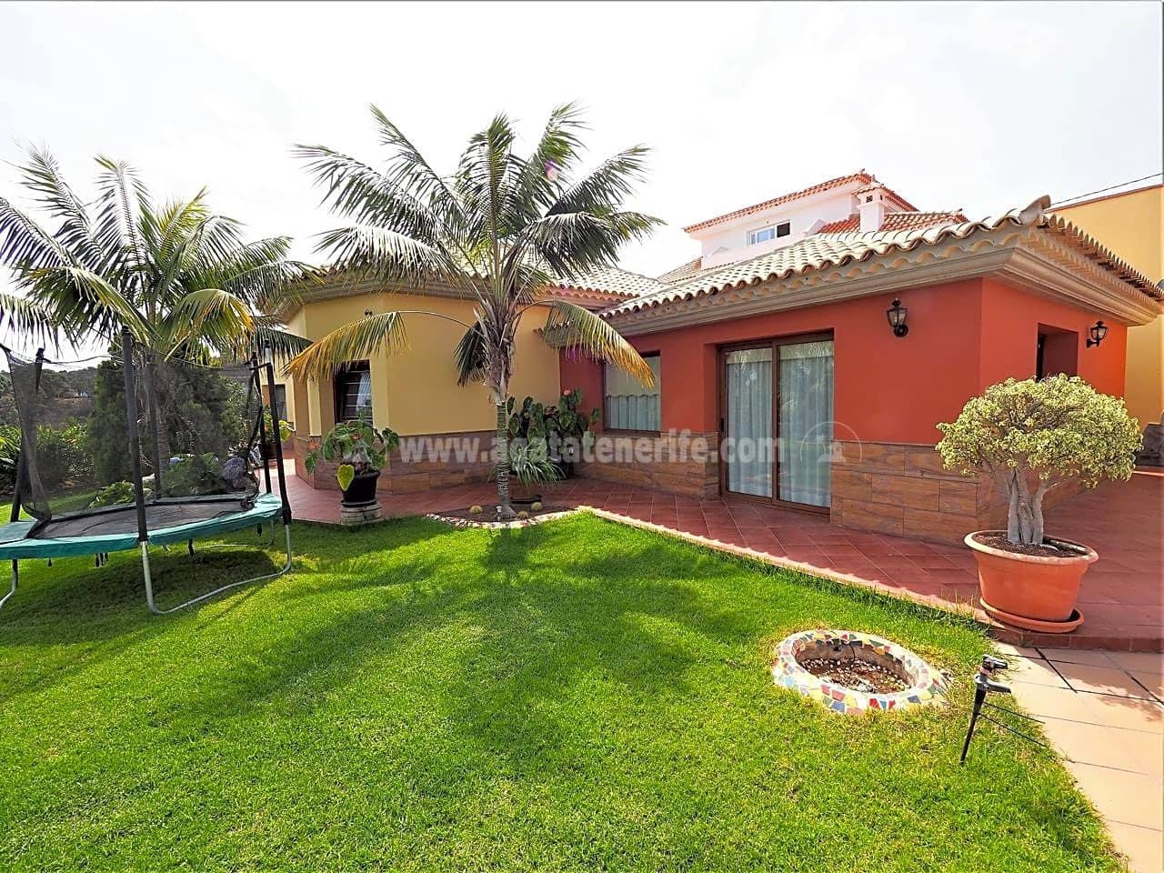 4 sypialnia Willa na sprzedaż w Icod de los Vinos z garażem - 750 000 € (Ref: 8010882)