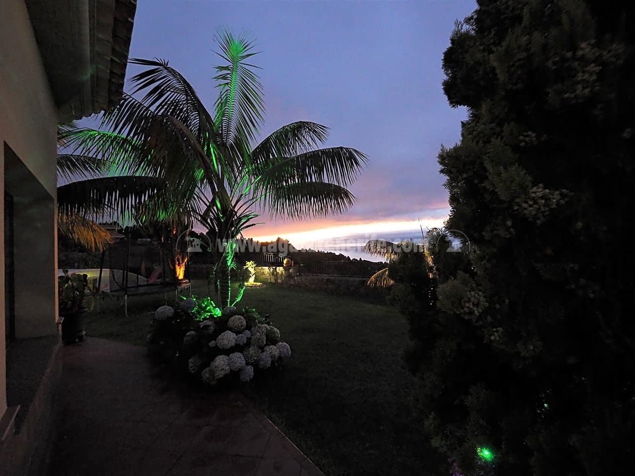 4 sypialnia Willa na sprzedaż w Icod de los Vinos z garażem - 750 000 € (Ref: 8010882)