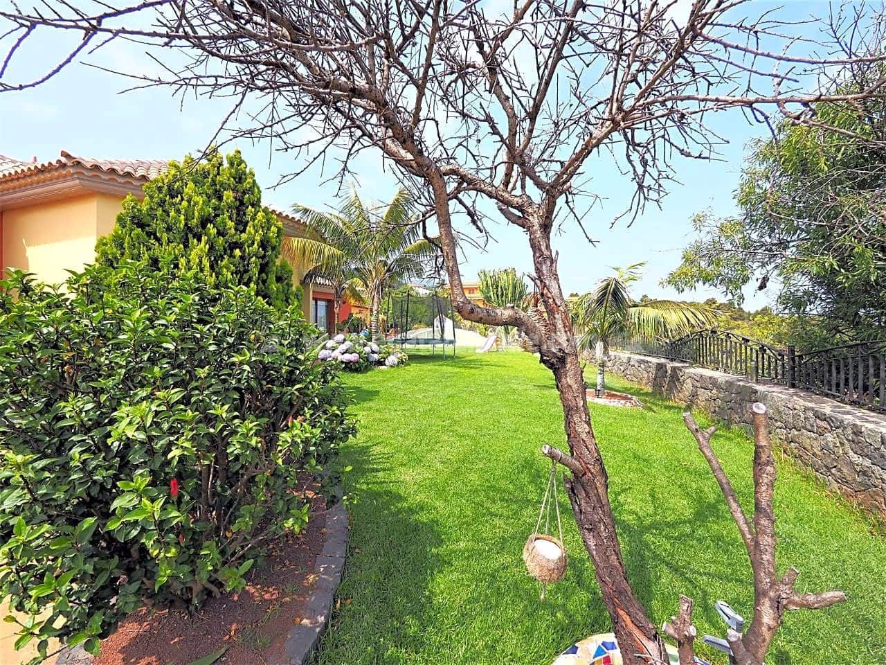 4 sypialnia Willa na sprzedaż w Icod de los Vinos z garażem - 750 000 € (Ref: 8010882)