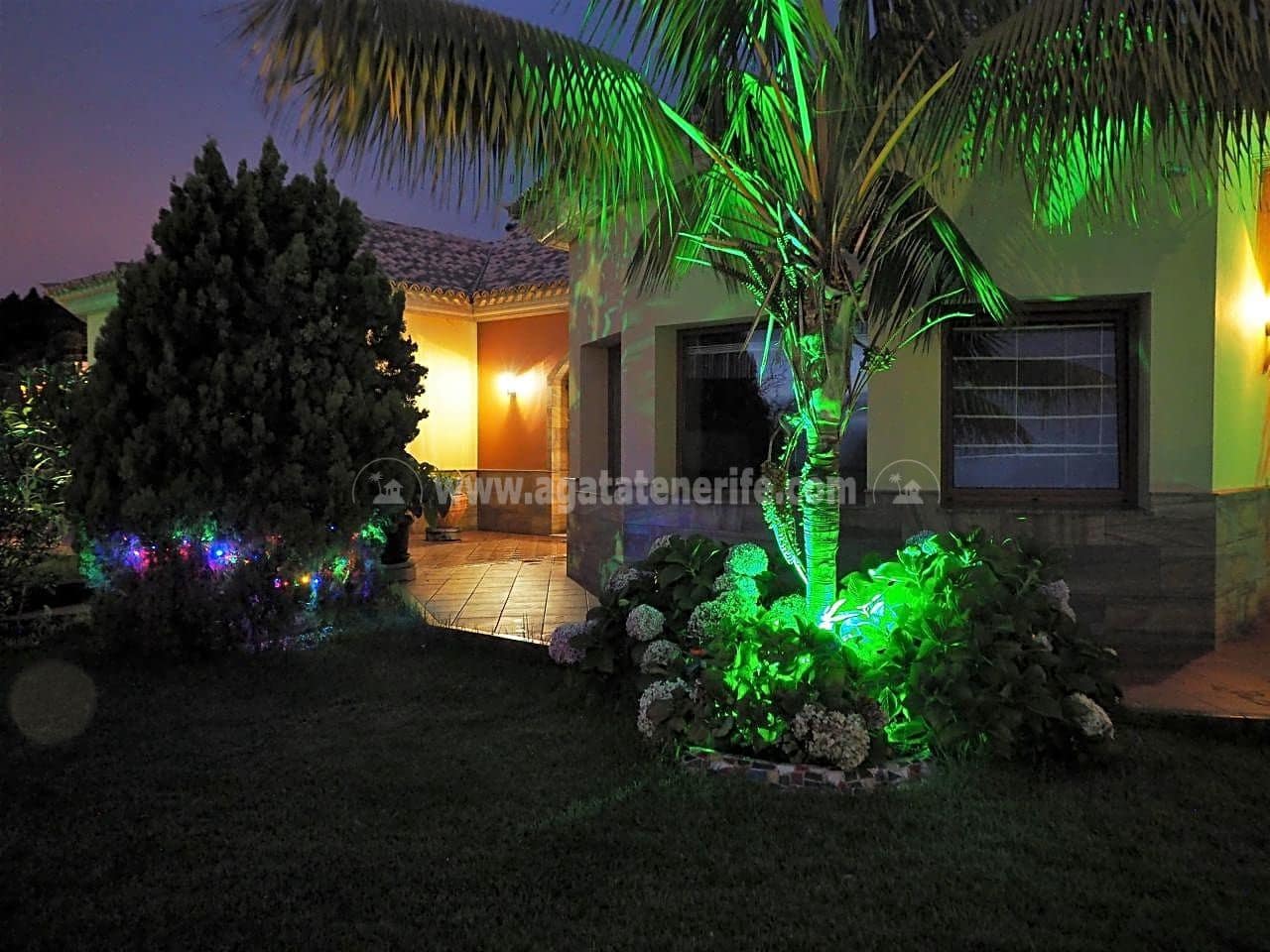 4 sypialnia Willa na sprzedaż w Icod de los Vinos z garażem - 750 000 € (Ref: 8010882)