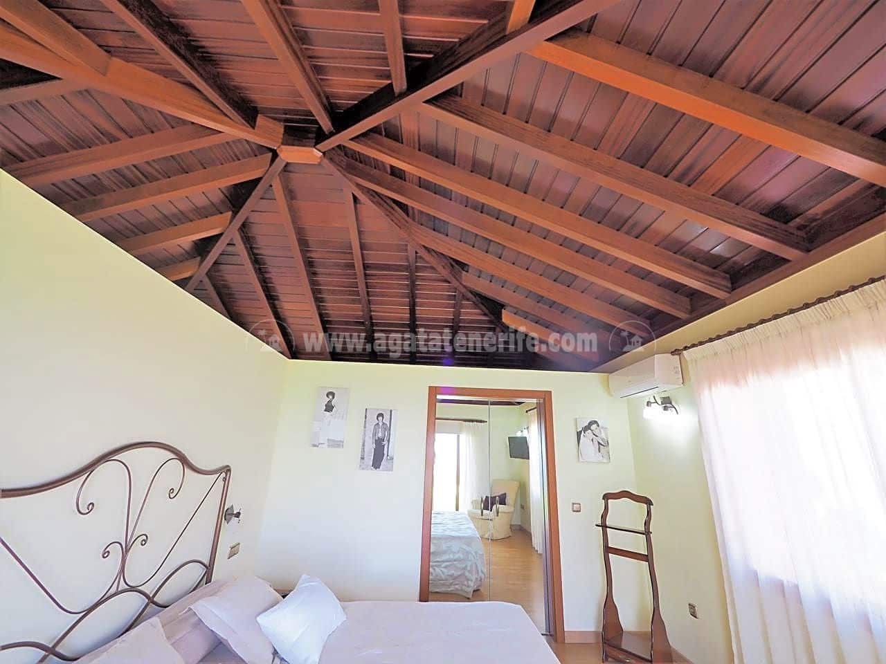 4 sypialnia Willa na sprzedaż w Icod de los Vinos z garażem - 750 000 € (Ref: 8010882)