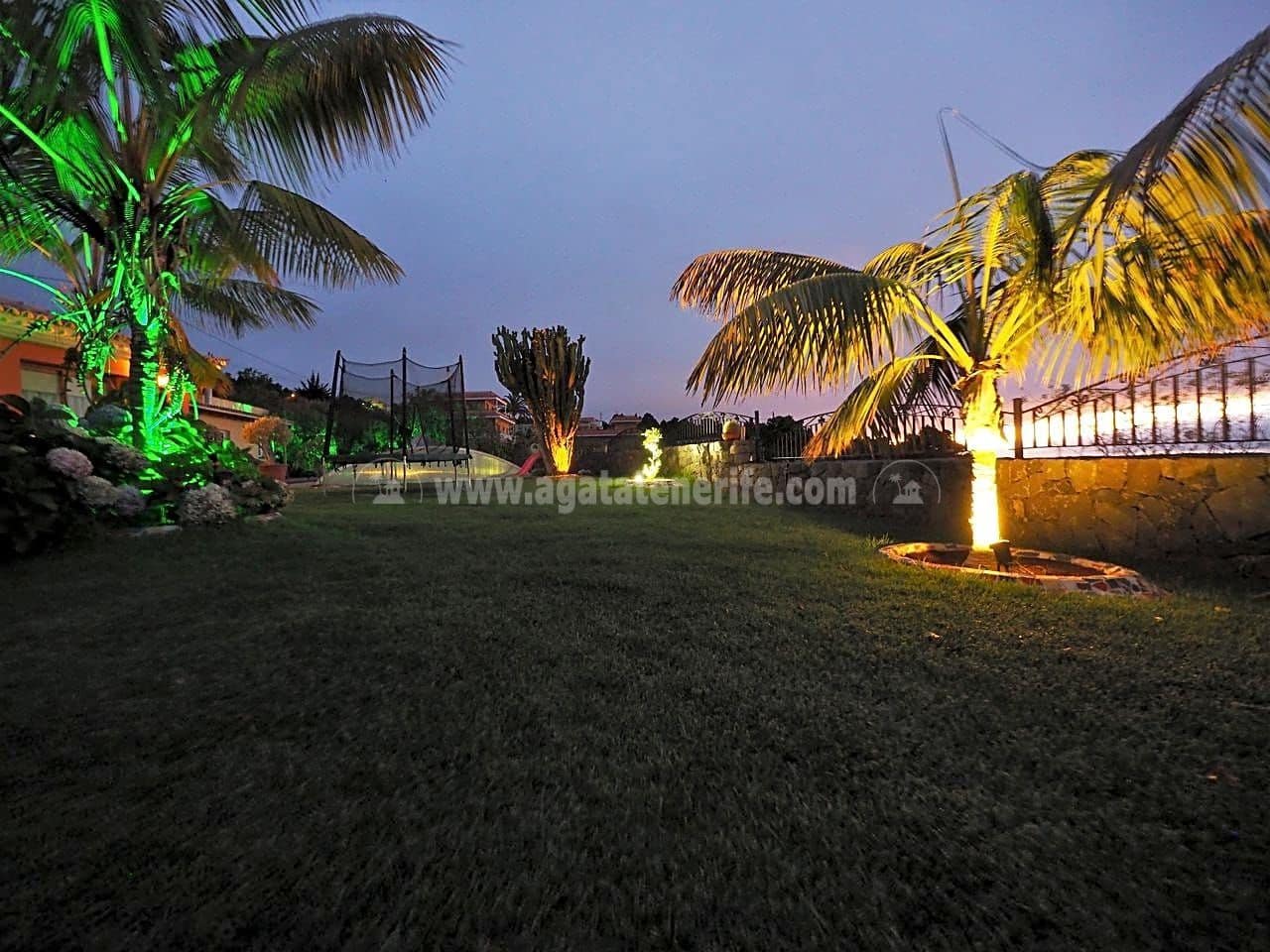 4 sypialnia Willa na sprzedaż w Icod de los Vinos z garażem - 750 000 € (Ref: 8010882)