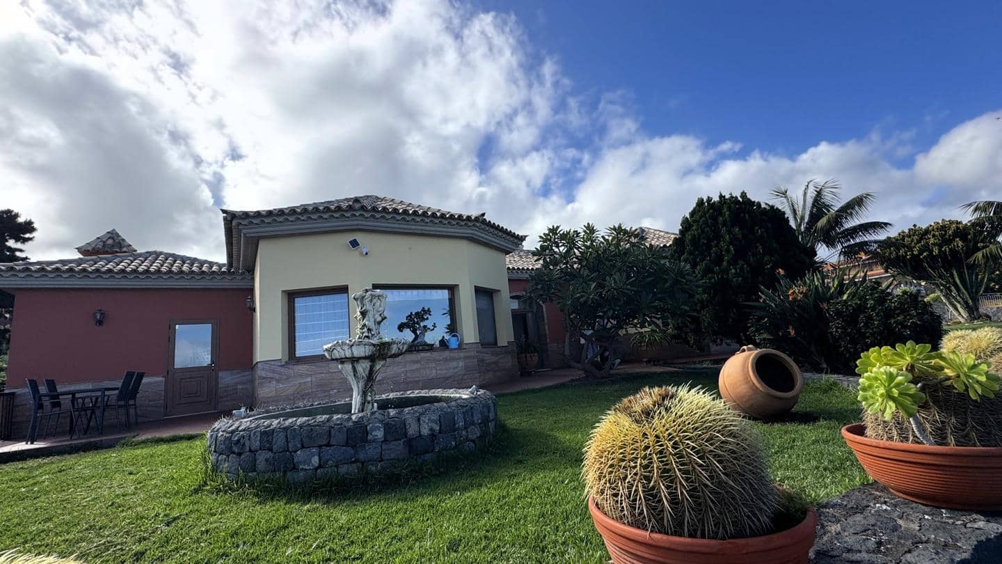 4 sypialnia Willa na sprzedaż w Icod de los Vinos z garażem - 750 000 € (Ref: 8010882)