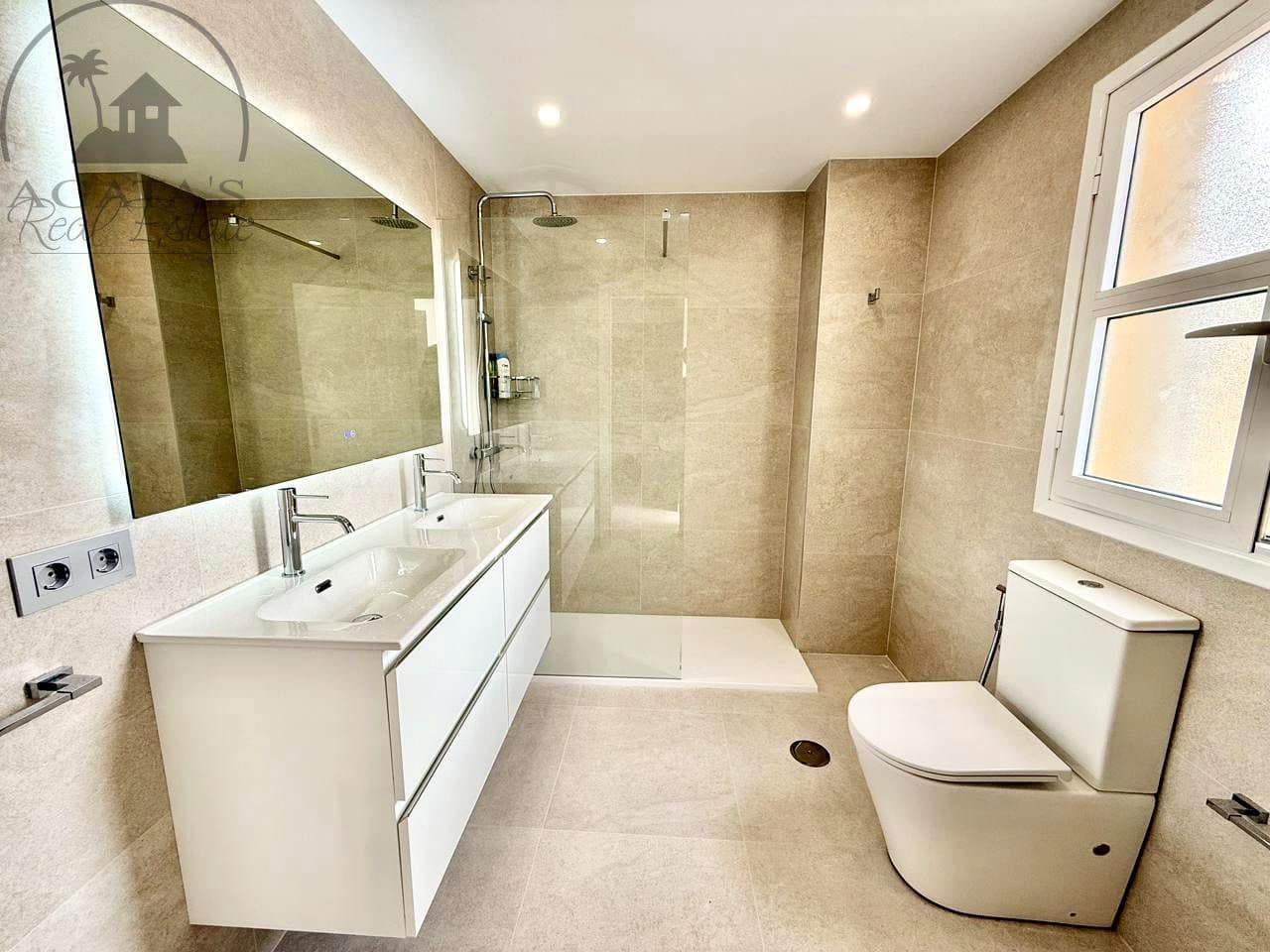 1 makuuhuone Asunto myytävänä paikassa Costa Adeje mukana 
autotalli - 330 000 € (Ref: 8069980)