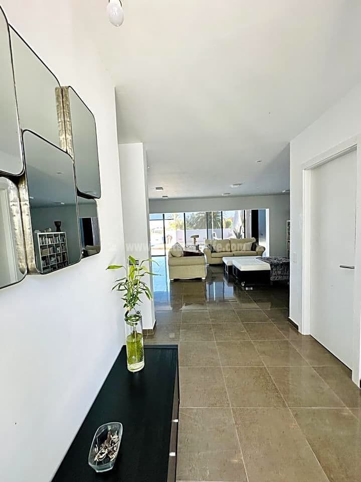 4 soveværelse Villa til salg i Puerto de la Cruz med swimmingpool garage - € 795.000 (Ref: 8158463)