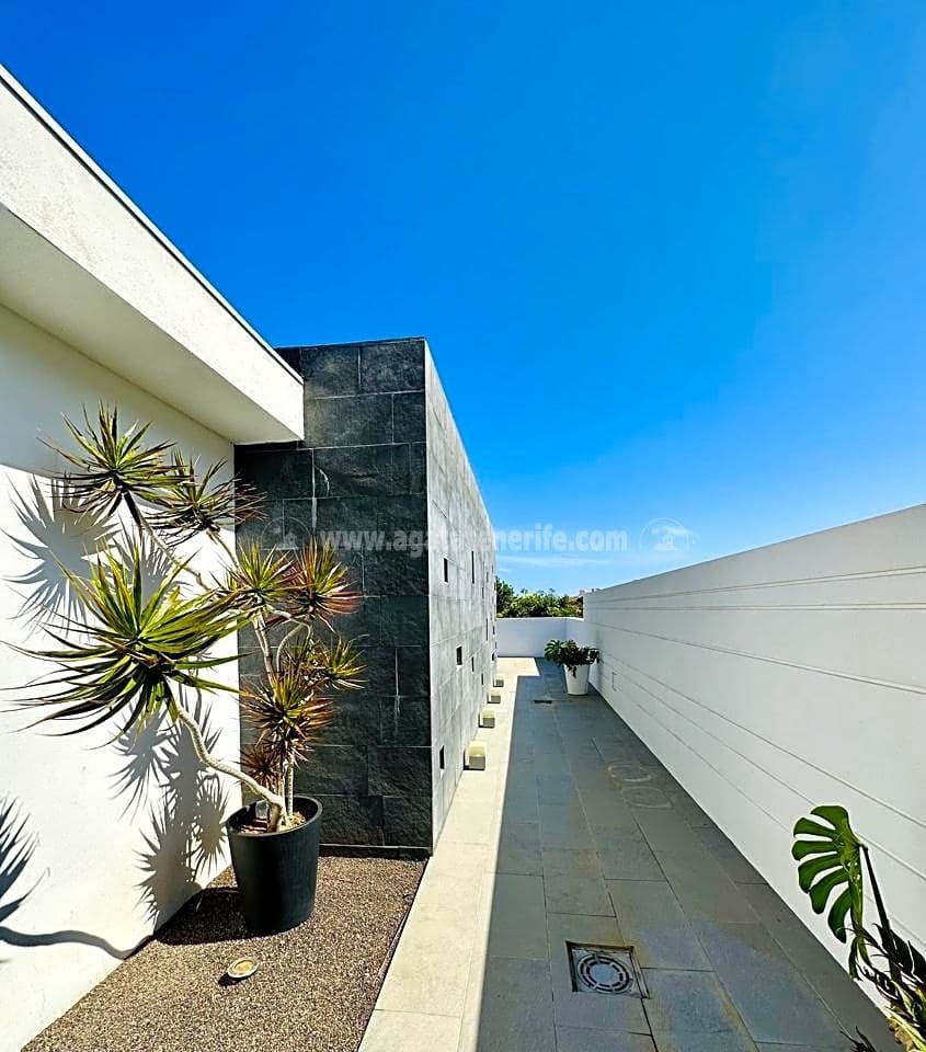 4 soveværelse Villa til salg i Puerto de la Cruz med swimmingpool garage - € 795.000 (Ref: 8158463)