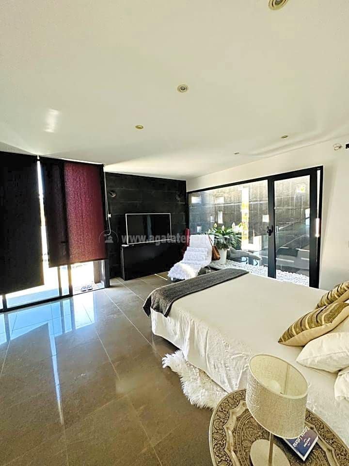 4 soveværelse Villa til salg i Puerto de la Cruz med swimmingpool garage - € 795.000 (Ref: 8158463)