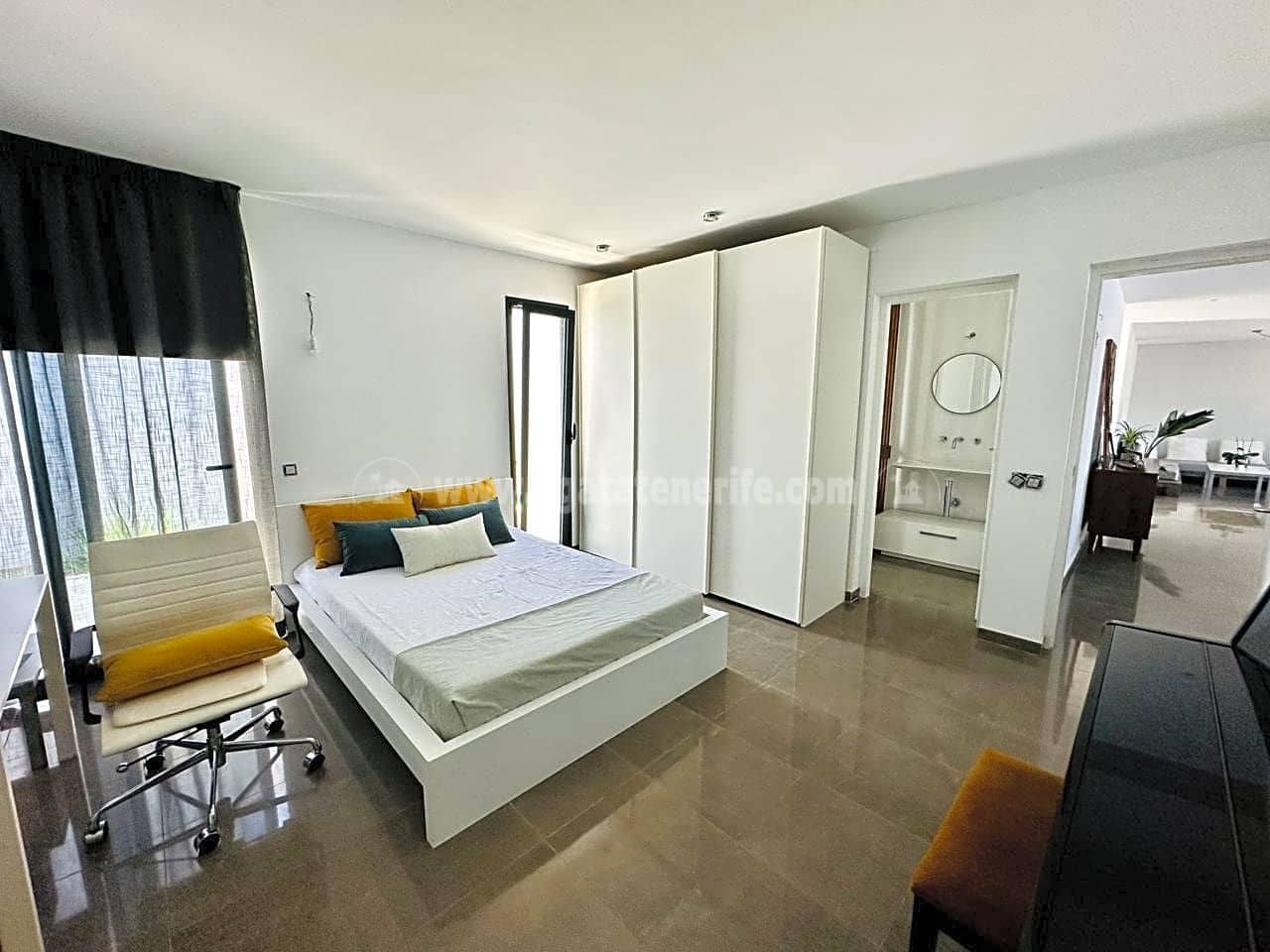 4 soveværelse Villa til salg i Puerto de la Cruz med swimmingpool garage - € 795.000 (Ref: 8158463)