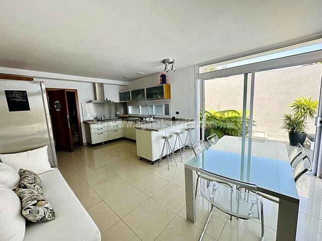 4 soverom Villa til salgs i Puerto de la Cruz med svømmebasseng garasje - € 795 000 (Ref: 8158463)