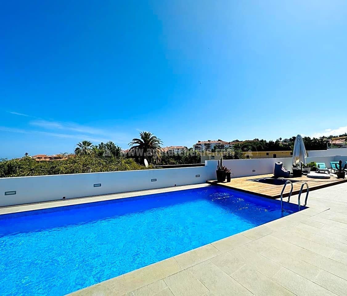 4 soveværelse Villa til salg i Puerto de la Cruz med swimmingpool garage - € 795.000 (Ref: 8158463)
