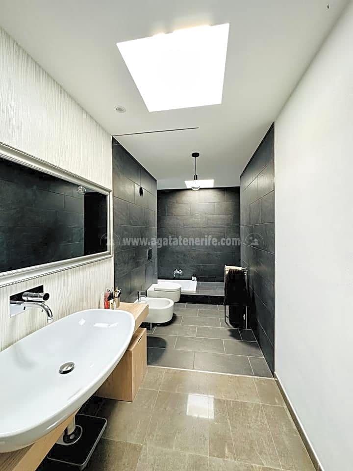 4 soveværelse Villa til salg i Puerto de la Cruz med swimmingpool garage - € 795.000 (Ref: 8158463)