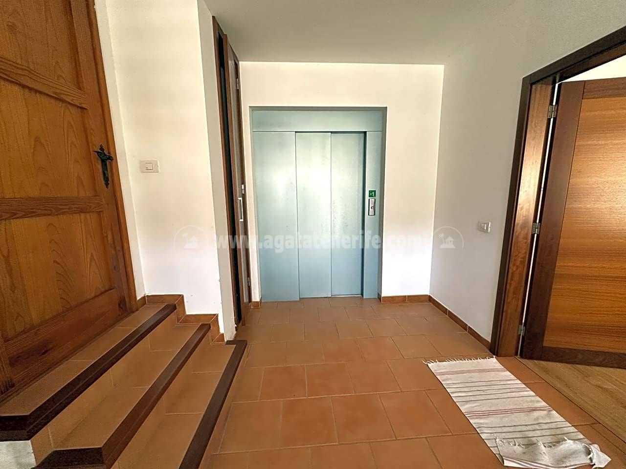 9 soveværelse Villa til salg i Los Silos med swimmingpool - € 1.680.000 (Ref: 8171640)