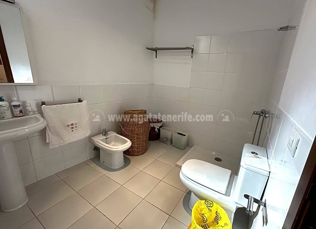 9 soveværelse Villa til salg i Los Silos med swimmingpool - € 1.680.000 (Ref: 8171640)