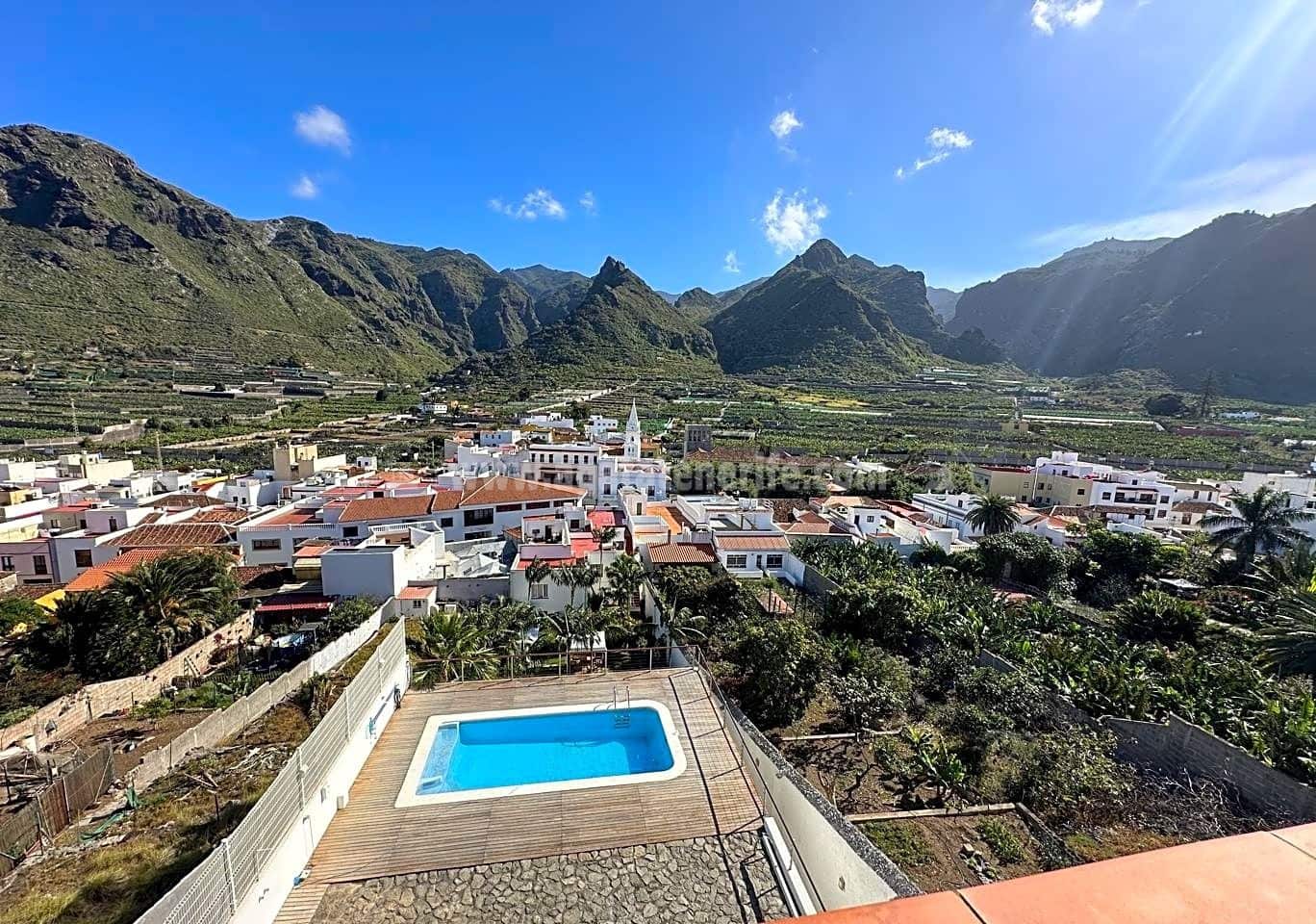 9 soveværelse Villa til salg i Los Silos med swimmingpool - € 1.680.000 (Ref: 8171640)