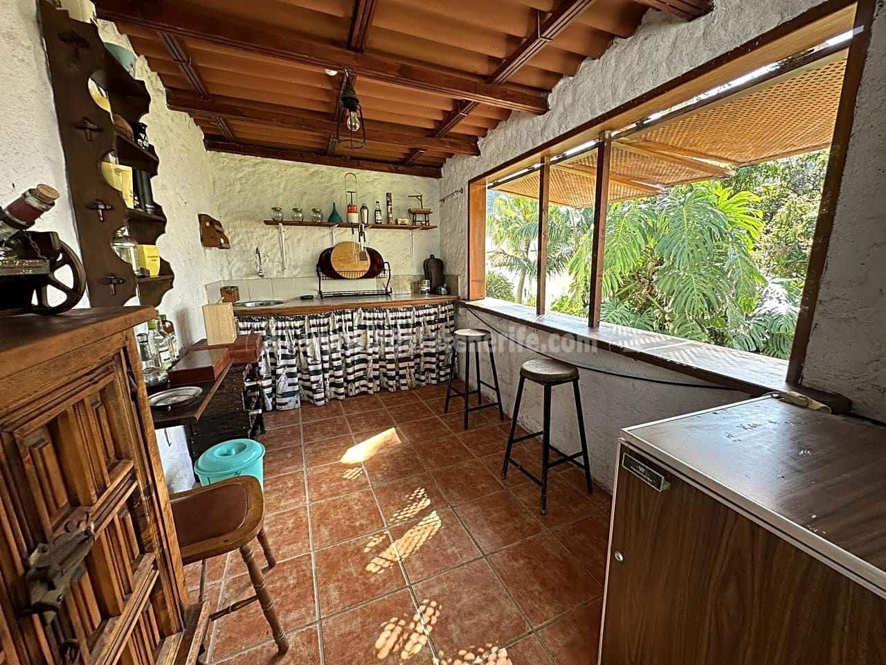 9 soveværelse Villa til salg i Los Silos med swimmingpool - € 1.680.000 (Ref: 8171640)