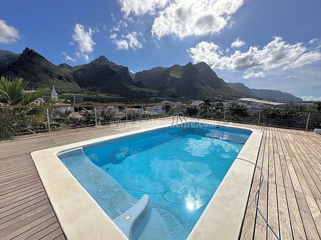 9 slaapkamer Villa te koop in Los Silos met zwembad - € 1.680.000 (Ref: 8171640)