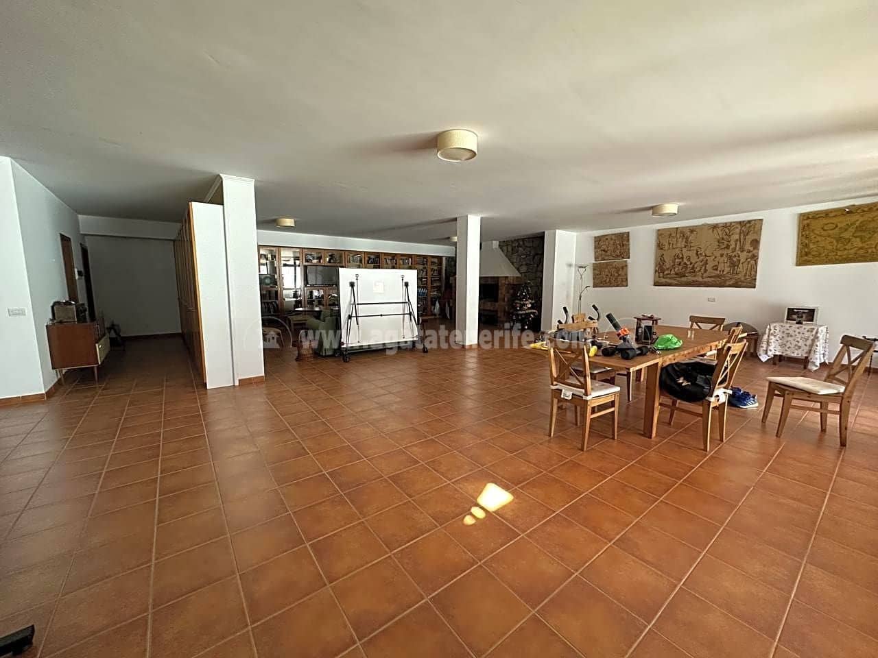 9 soveværelse Villa til salg i Los Silos med swimmingpool - € 1.680.000 (Ref: 8171640)