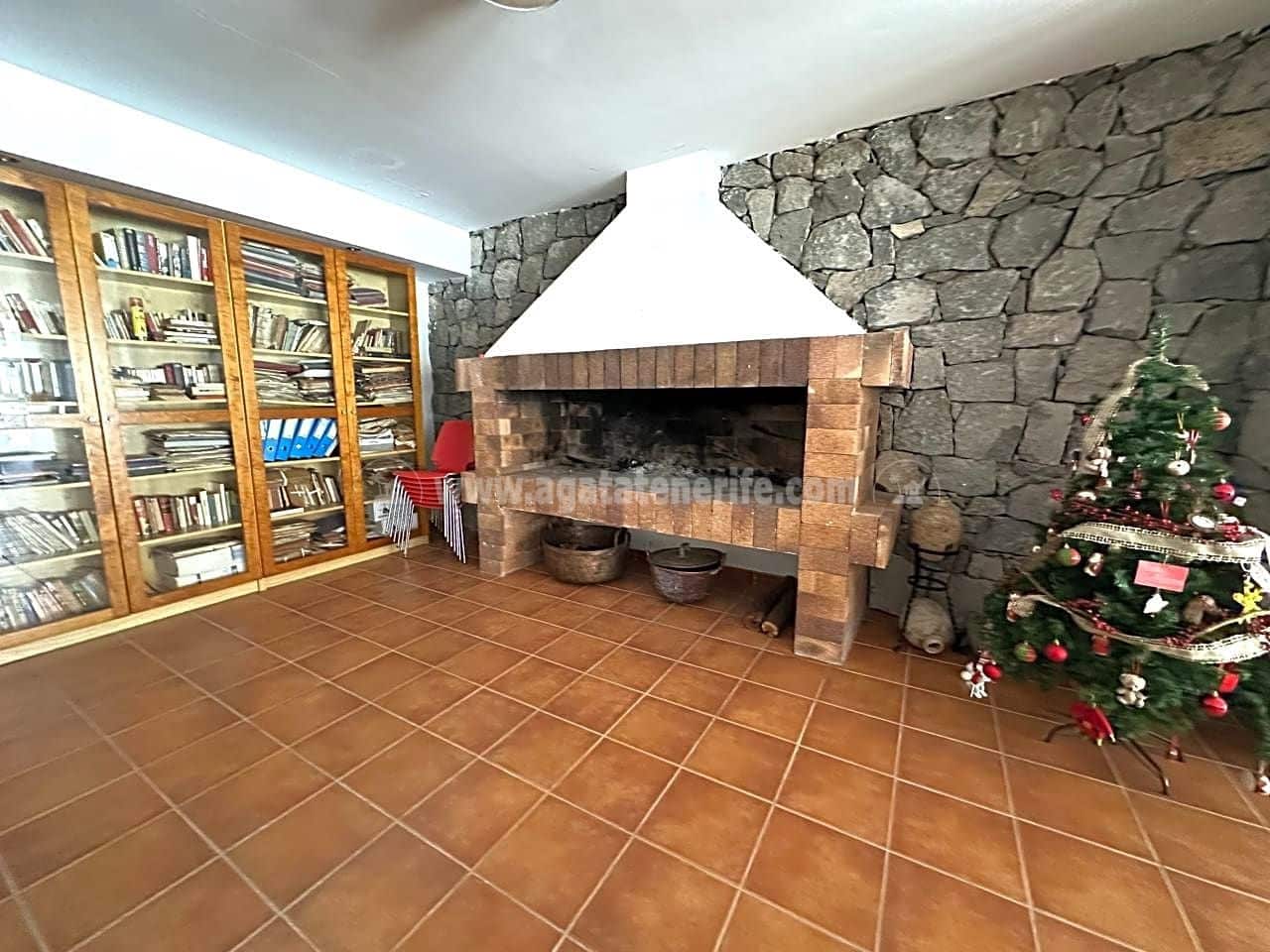 9 soveværelse Villa til salg i Los Silos med swimmingpool - € 1.680.000 (Ref: 8171640)