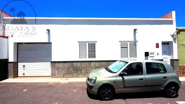 Chalet de 4 habitaciones en La Guancha en venta con garaje - 380.000 € (Ref: 8283601)