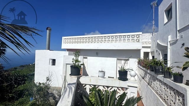 4 bedroom Villa for sale in La Guancha with garage - € 380,000 (Ref: 8283601)