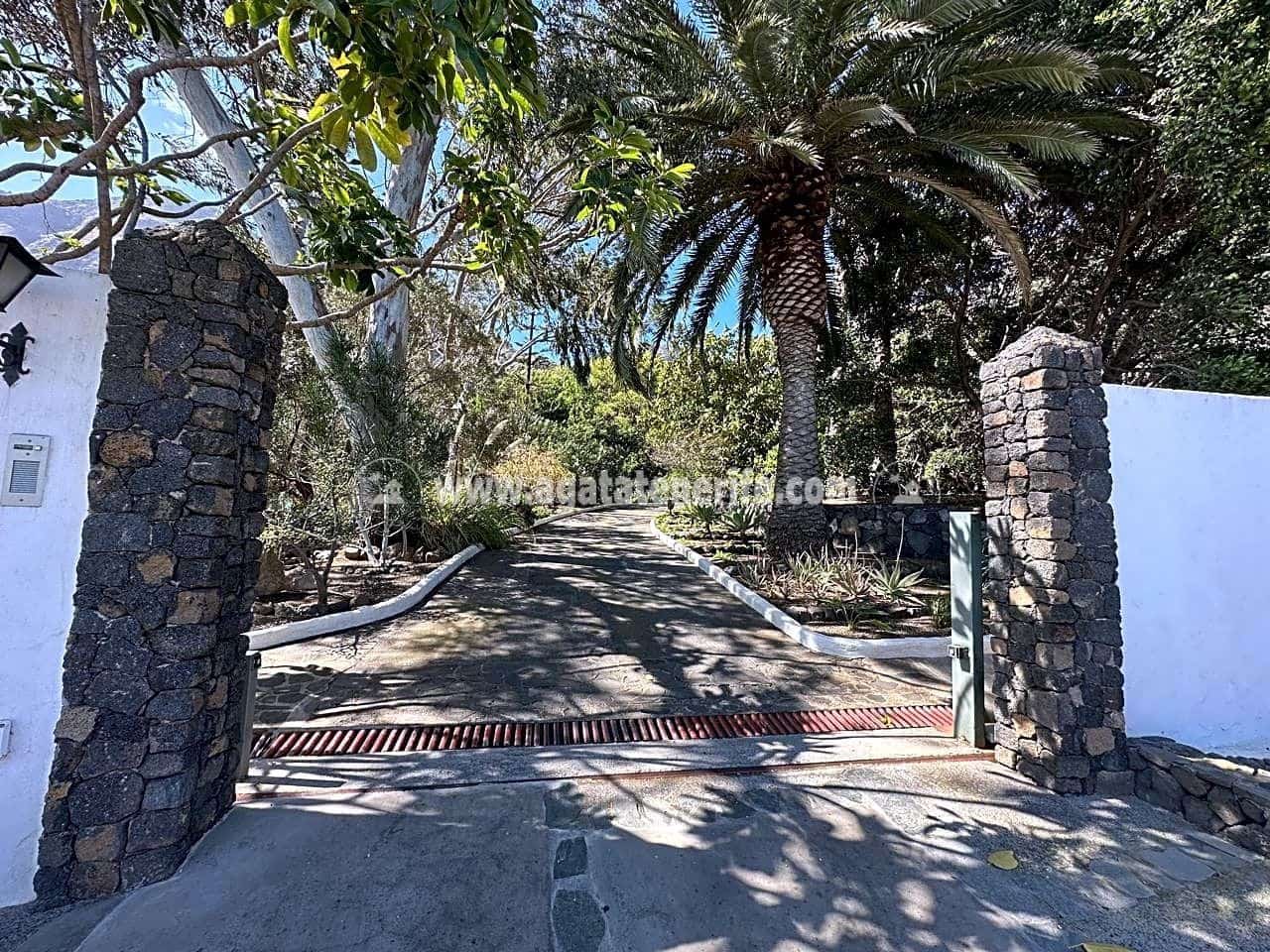 7 soveværelse Finca/Landehus til salg i Buenavista del Norte med swimmingpool garage - € 1.940.000 (Ref: 8292093)