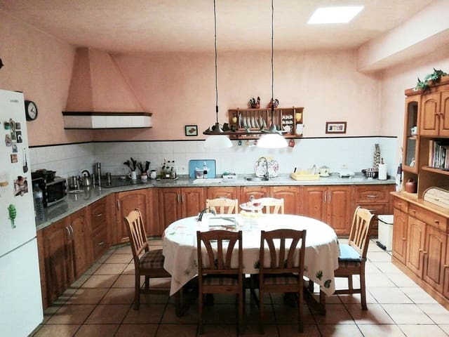 6 soveværelse Villa til salg i Arafo med garage - € 390.000 (Ref: 8424781)