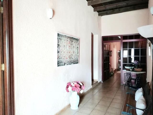 6 soveværelse Villa til salg i Arafo med garage - € 390.000 (Ref: 8424781)