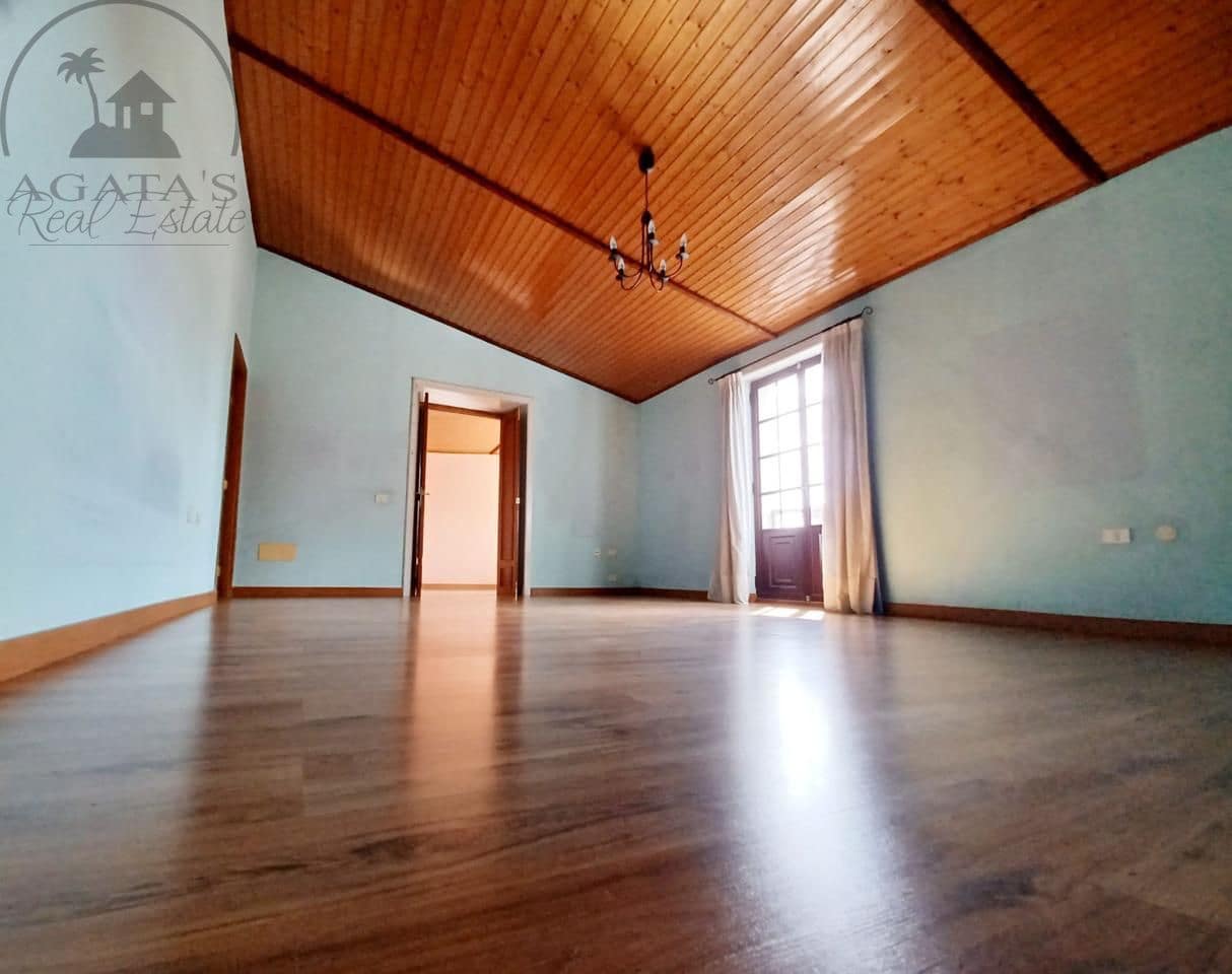 6 camera da letto Villa in vendita in Arafo con garage - 349.000 € (Rif: 8424781)