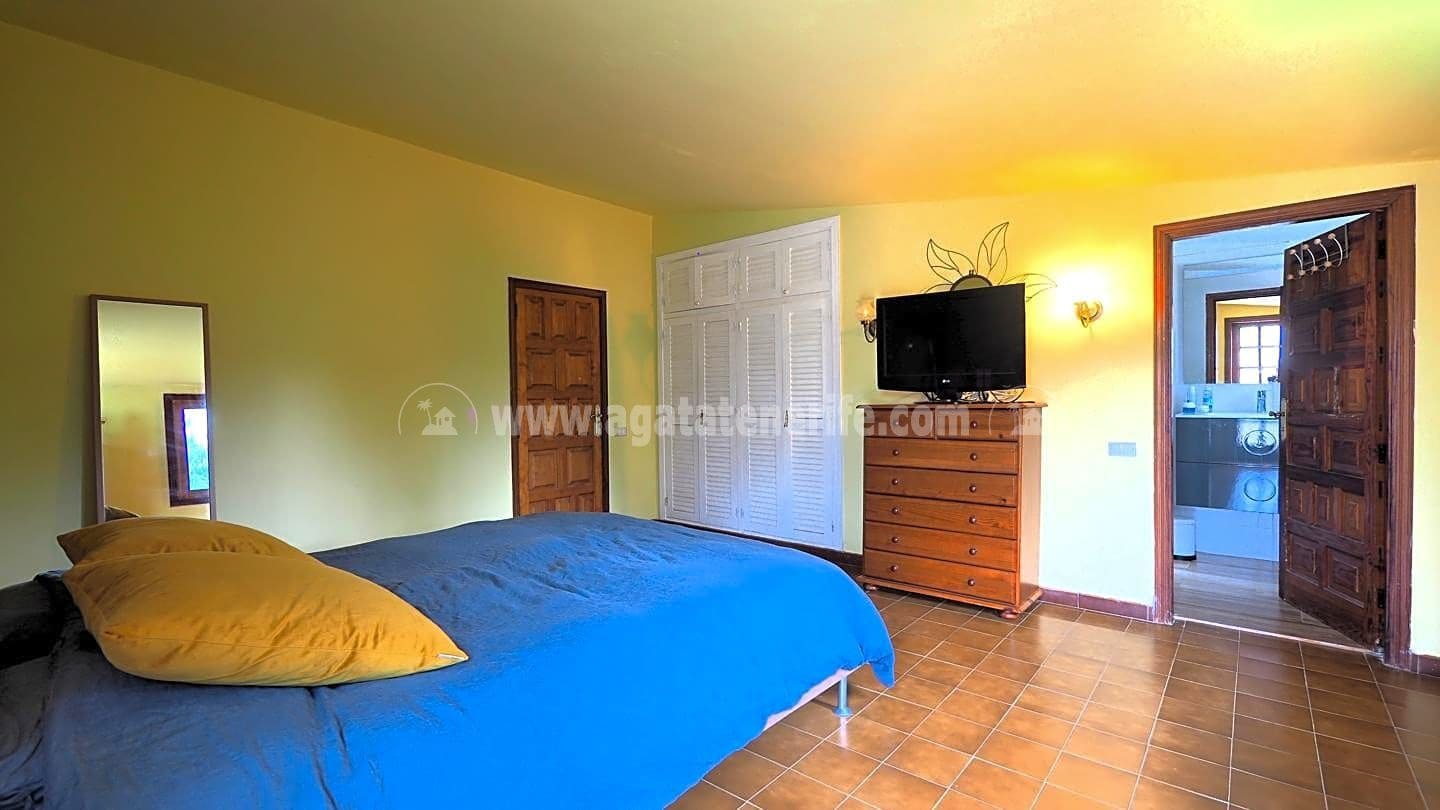 3 bedroom Finca/Country House for sale in Icod de los Vinos - € 460,000 (Ref: 8500056)