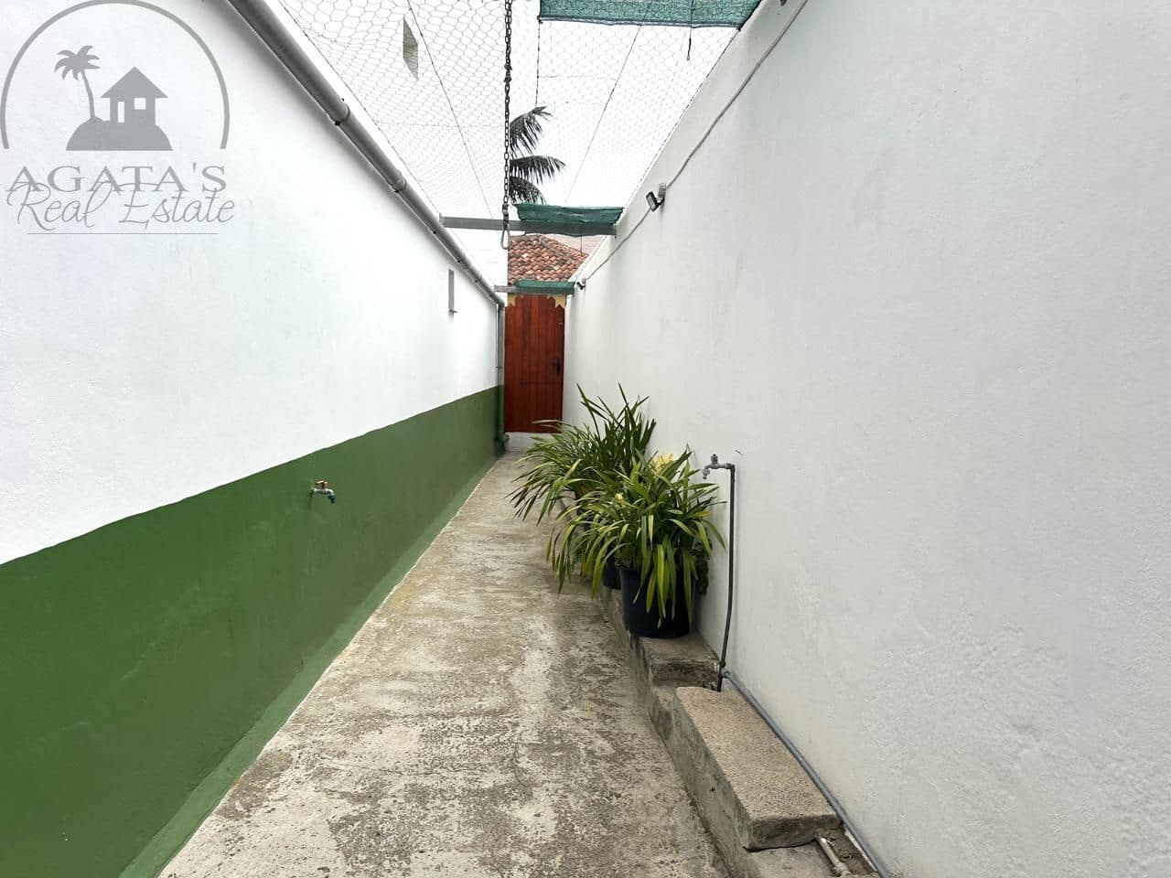 3 bedroom Villa for sale in Icod de los Vinos with garage - € 300,000 (Ref: 8552519)