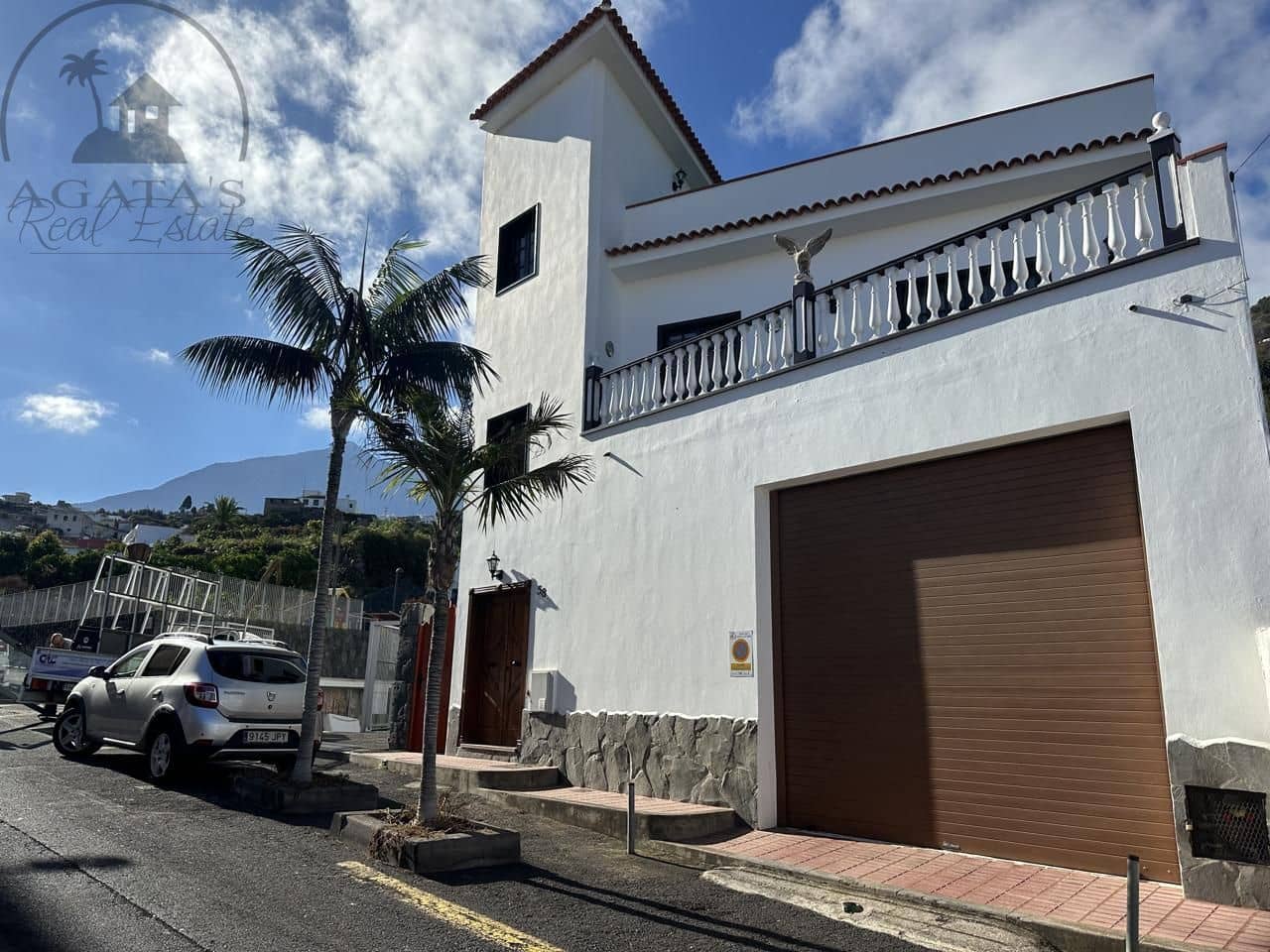 3 bedroom Villa for sale in Icod de los Vinos with garage - € 300,000 (Ref: 8552519)