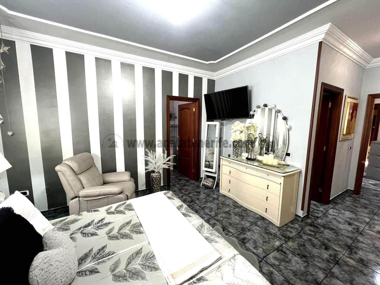 3 soveværelse Villa til salg i Icod de los Vinos med garage - € 539.000 (Ref: 8779852)