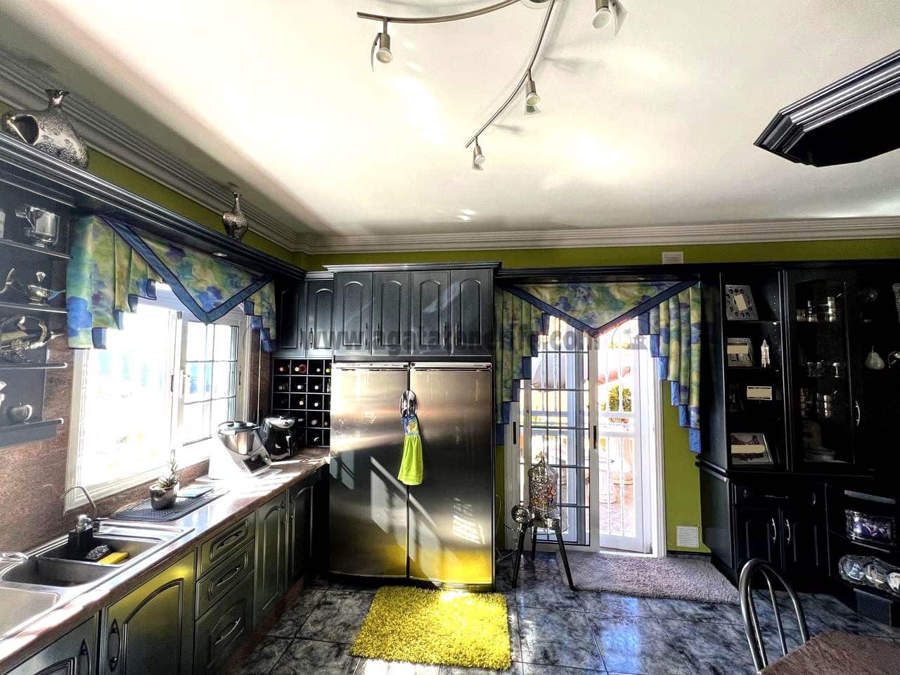 3 soveværelse Villa til salg i Icod de los Vinos med garage - € 539.000 (Ref: 8779852)