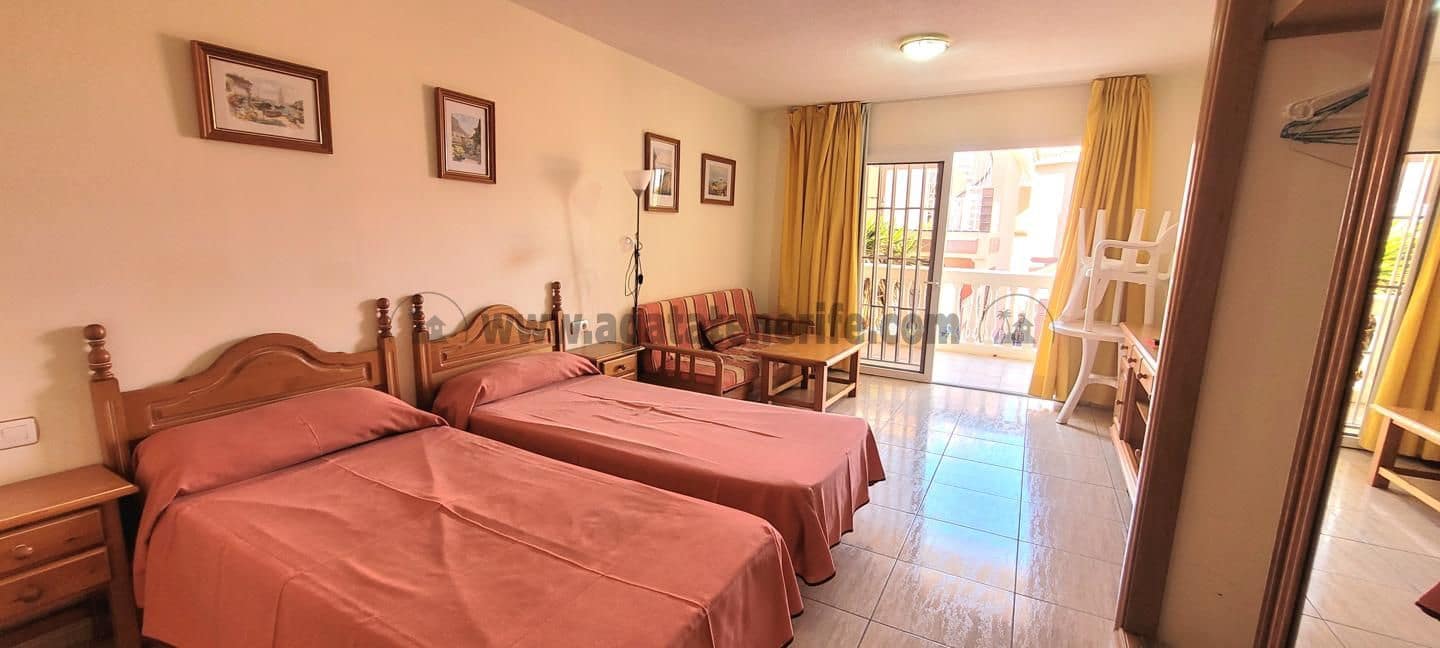 Mieszkanie na sprzedaż w Costa del Silencio z basenem garażem - 148 500 € (Ref: 8796767)