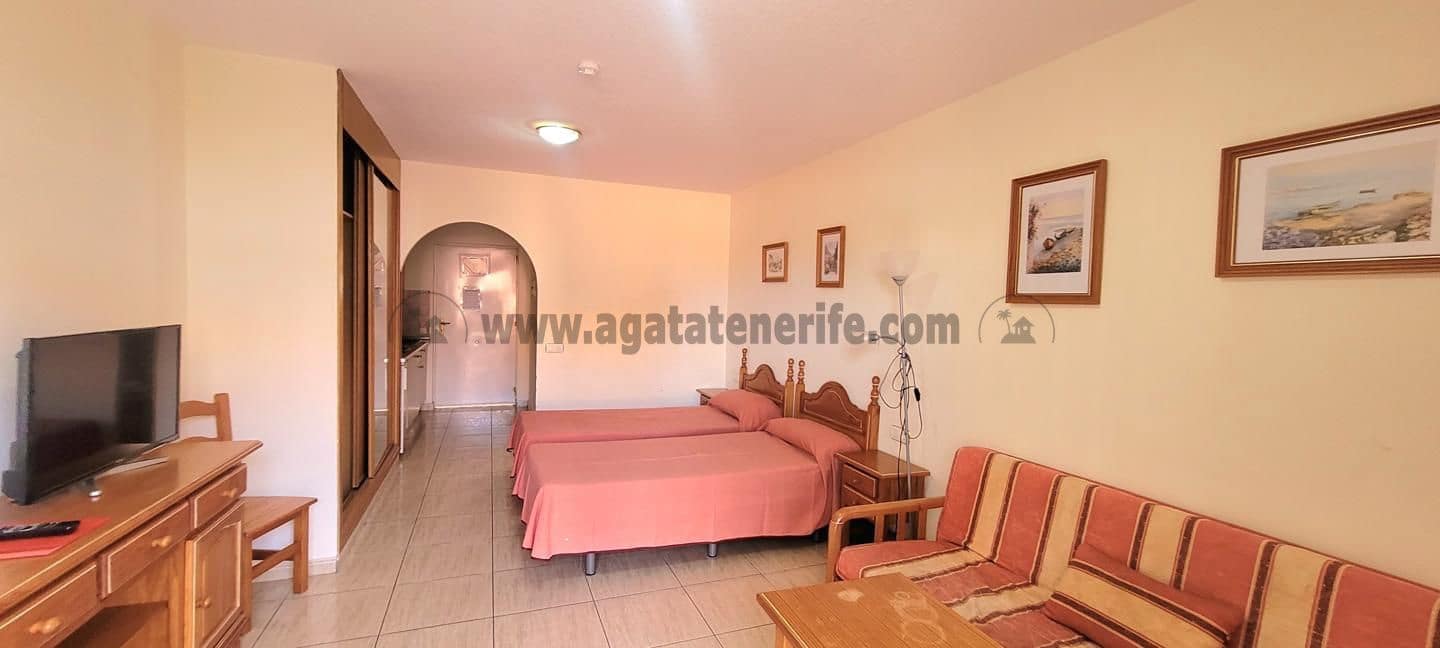 Mieszkanie na sprzedaż w Costa del Silencio z basenem garażem - 148 500 € (Ref: 8796767)