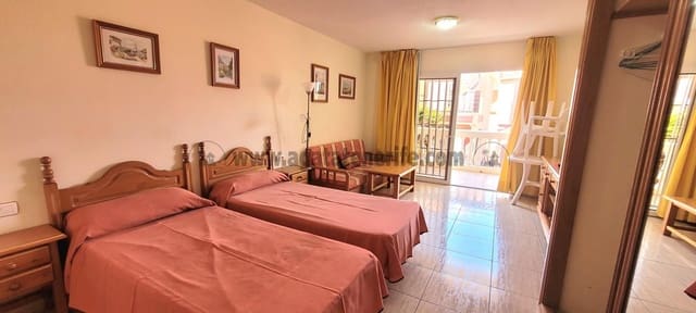 Mieszkanie na sprzedaż w Costa del Silencio, Arona z basenem garażem - 148 500 € (Ref: 8796767)