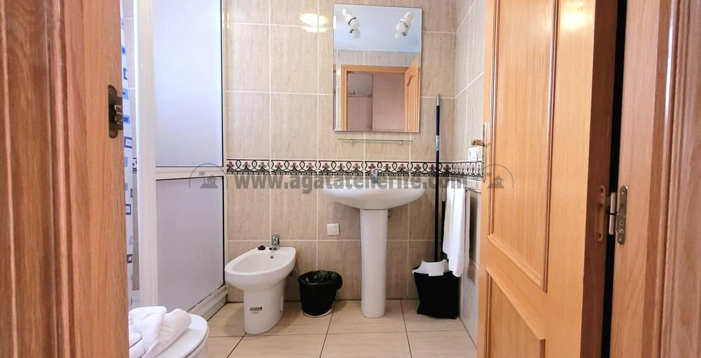 Mieszkanie na sprzedaż w Costa del Silencio z basenem garażem - 148 500 € (Ref: 8796767)