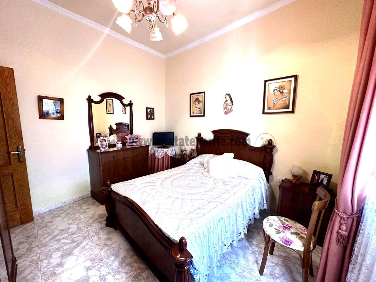 4 soveværelse Villa til salg i Los Silos med garage - € 315.000 (Ref: 8814212)