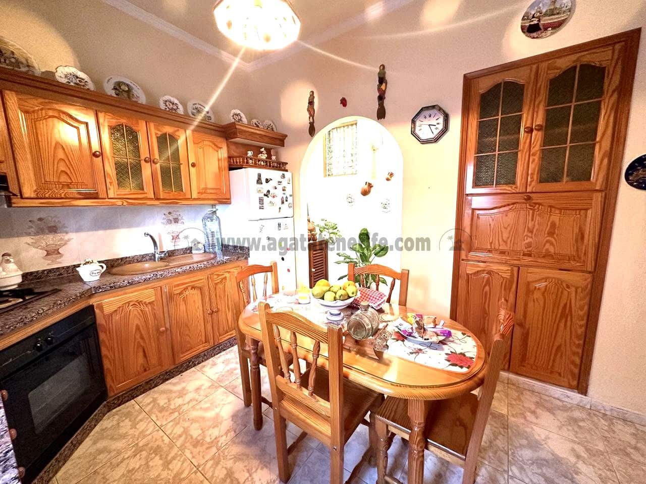 4 soveværelse Villa til salg i Los Silos med garage - € 315.000 (Ref: 8814212)